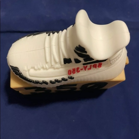 Yeezy boost 350 zebra Airpod gen 1&2 case - Picture 3 of 4